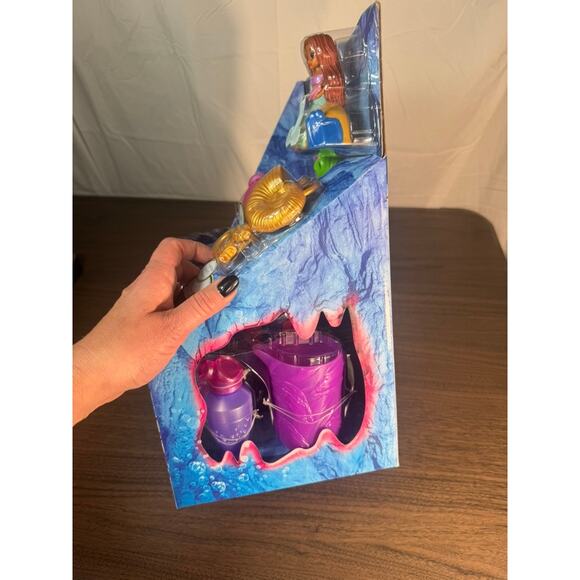 Disney The Little Mermaid Ursula’s Mystical Cauldron Playset Lights, Sounds - Picture 8 of 12